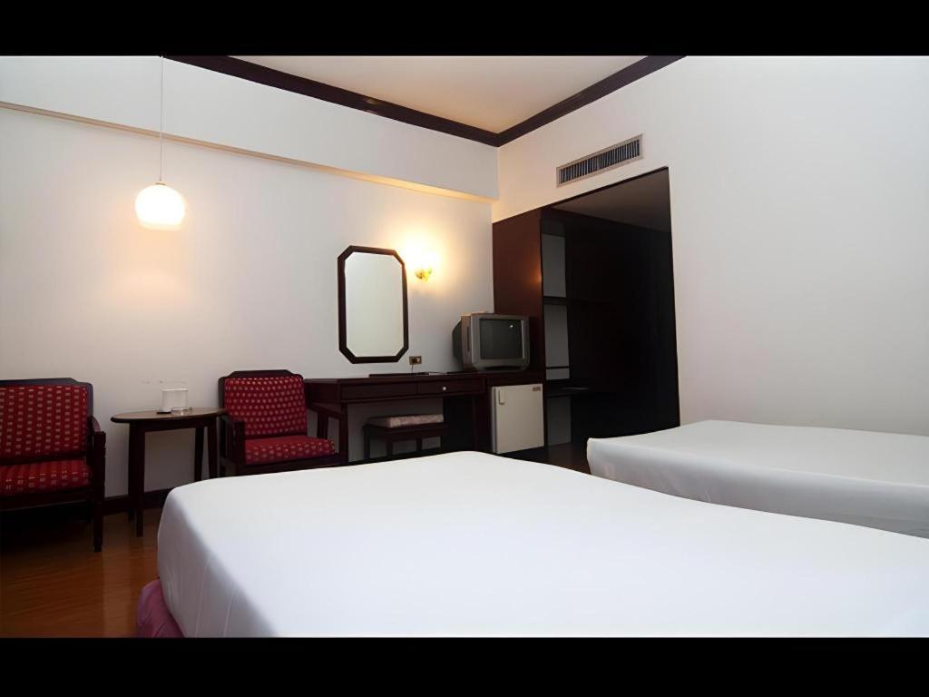 Florida Hotel Хатъяй Экстерьер фото