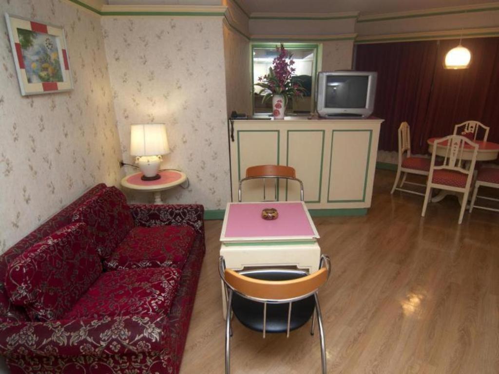 Florida Hotel Хатъяй Экстерьер фото